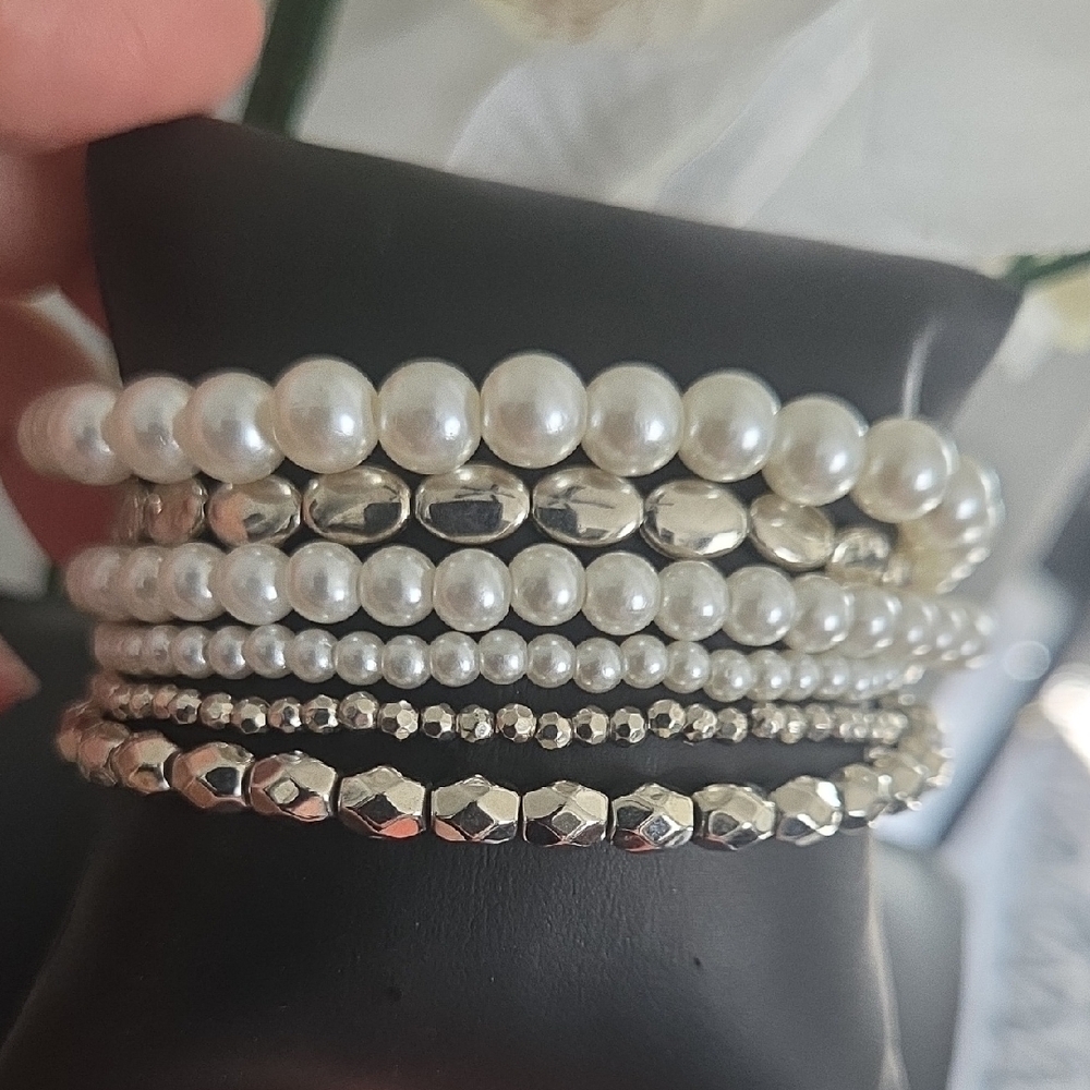 Paparazzi Pearl Silver and White layered Bracelet NWT